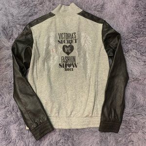 ✨RARE VS 2012 Fashion Show exclusive jacket✨